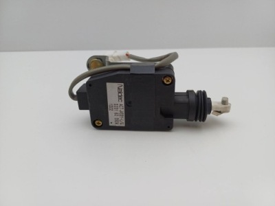 Привід замка кришки багажника mazda demio d20162350a nr261 фото №1