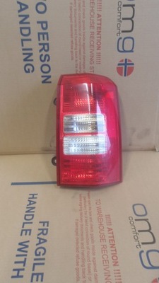 Лампа права задня jeep patriot фото №1