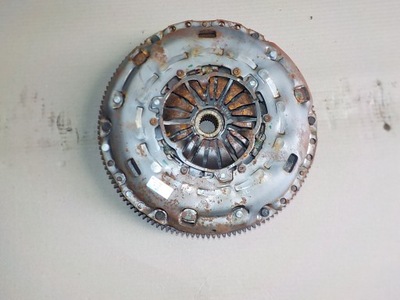 Сцепление колесо двухмассовый passat b8 2.0 tdi 04l105266af фото №1