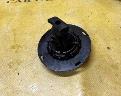 Болт кронштейн колеса запасного citroen c3 iii фото №1