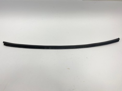 Молдинг уплотнитель прокладка наружная перед правая левая mercedes 190 w201 фото №1