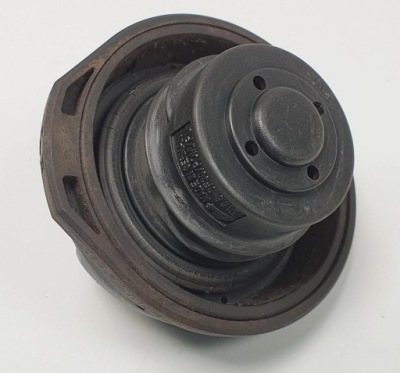 Крышка заливной топлива volvo v40 i 9470016 бензин фото №1