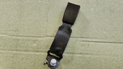 Fiat croma ii клипса замок поперечина задний  задние 33052842 фото №1