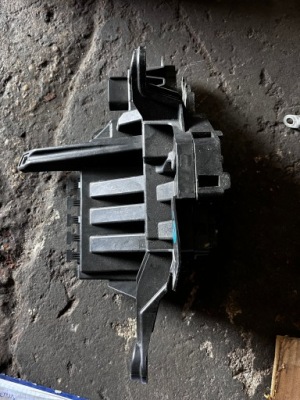 6 mercedes w205 розподільник струму 2055401850 фото №1