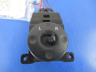 Kia carens iii регулювання дзеркал фото №1