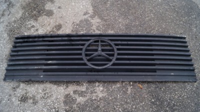 Накладка радіатора mercedes фото №1