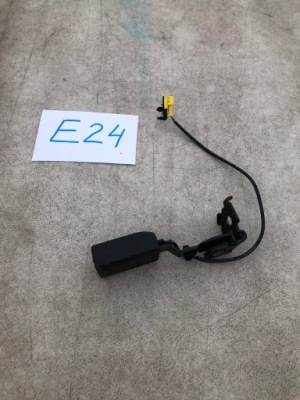 Замок поперечина заднего mercedes ml w166 a1668600769 фото №1