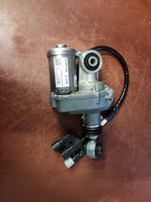 Привод поворота mercedes amg 2324606300 новый фото №1