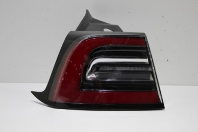 Tesla model 3 лампа задний  задняя левая фото №1