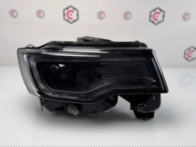 Лампа права перед grand cherokee wk2 srt ксенон фото №1