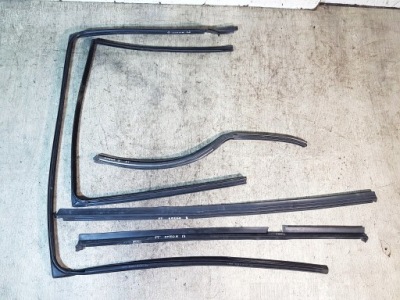 Прокладка дверь стекло правый задний  комплект  omega b рестайлинг фото №1