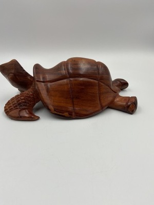Drewniana figurka żółwia