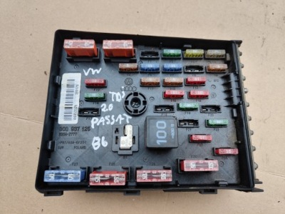 Коробка предохранителей skoda vw audi 3c0937125 фото №1