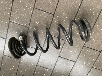 Пружина задня audi a3 8v sportback задня фото №1