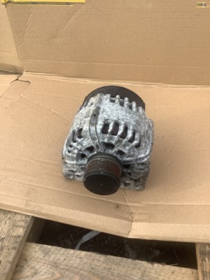 Renault megane scenic iii 1.5 dci генератор 231000026r фото №1