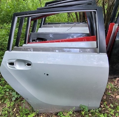 Дверь задние правое toyota verso r2 verso r2 lift 2009-2018r 67003-0f050 фото №1