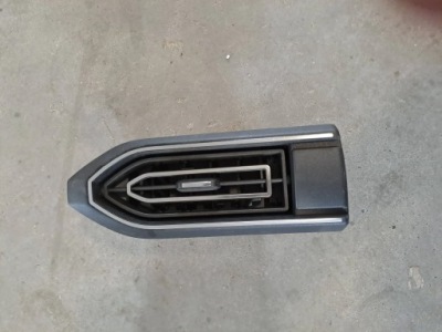 Dacia sandero iii 21r- решітка обдув лівий перед 687619250r фото №1