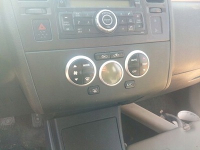 Nissan tiida панель керування повітроводи klimatr. фото №1