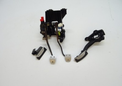 2010 mustang roush gt механічна коробка передач педаль гальма газу зчеплення накладки na педалі фото №1