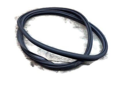 Volvo xc70 ii прокладка крышки багажника фото №1