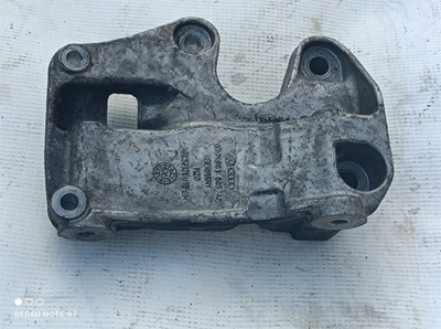 ЛАПА ГЕНЕРАТОРА AUDI A4 A6 A8 Q7 4.2 079903805AF