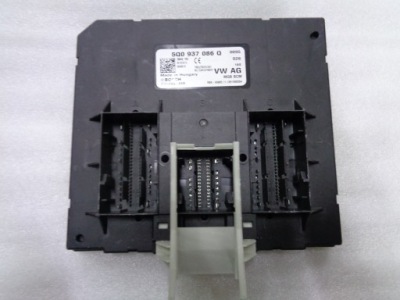 Vw golf 7 passat b8 блок управления бортовой сетью 5q0937086q фото №1