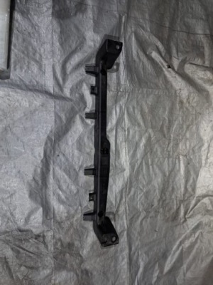 Renault zoe ii направляющая бампера задняя 748f69406r фото №1