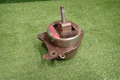 Кронштейн подушка двигуна alfa romeo stelvio 00505484700 505484700 фото №1