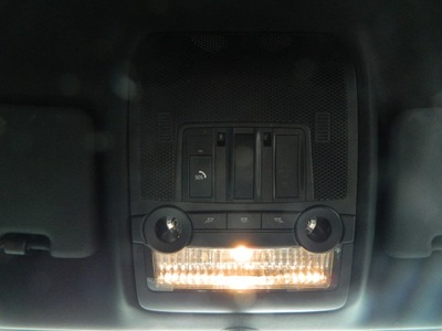 Bmw x6 e71 лампа потолочный освещение кабины фото №1