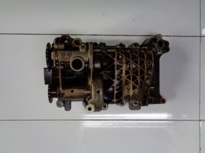 Vw golf v audi a3 2.0fsi насос масла 06a103535 фото №1