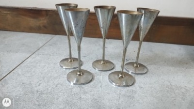 Zestaw kieliszków ze stali