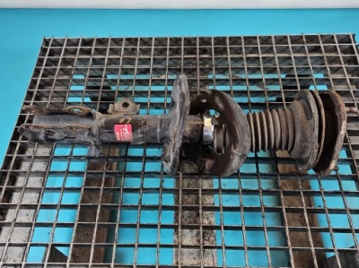 Амортизатор перед левый передний toyota corolla e15 фото №1