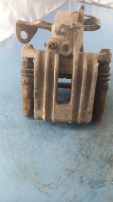 Супорт лівий задня audi a6 c5 99r 2.5tdi kombi фото №1