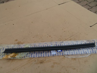 Volvo v40 молдинг уплотнитель 31278545 lp фото №1