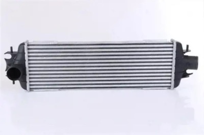 Радіатор повітря інтеркулер 96775 nissens фото №1