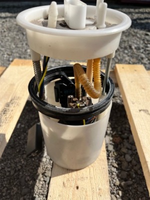 Насос пального поплавок skoda fabia ii 2013 6r0919051f фото №1