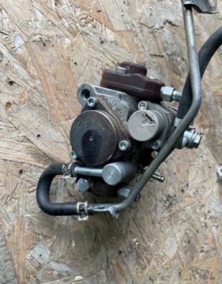 Насос впрыскная lexus is ii 220d d4d 22100-0r031 фото №1