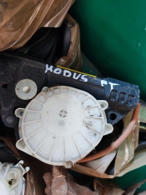 Pas безпеки renault modus фото №1