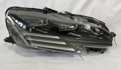 Лампа права передня перед ferarri sf90 f173 stradale комплектна фото №1