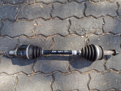 Приводной вал левая toyota yaris iii 1.4d 2017 фото №1