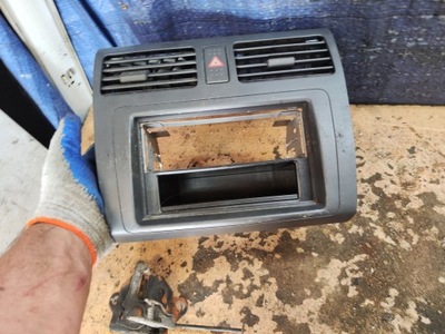 Suzuki swift mk6 рамка радіо консолі решітка середня фото №1