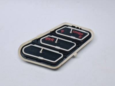 Решітка вентиляційна права combo e berlingo iv partner iv 18- #8908 фото №1