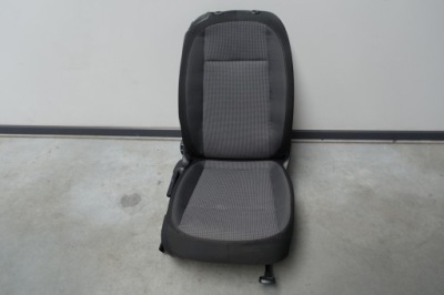 Vw beetle 5c сидіння водія правий перед передній фото №1