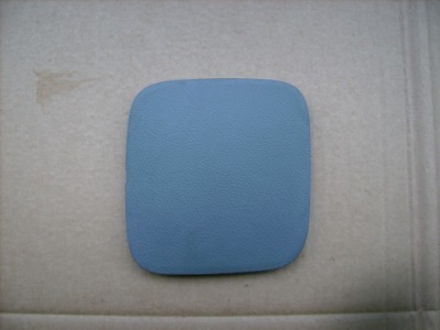 Крышка бардачка багажника правая toyota avensis verso 64735-44020 фото №1