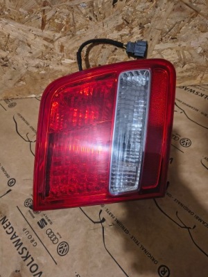 Audi a8 d3 фара led задний  крышка багажника 4e0945093g фото №1