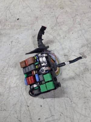 Opel mokka b 2023 рамка / модуль предохранителей фото №1