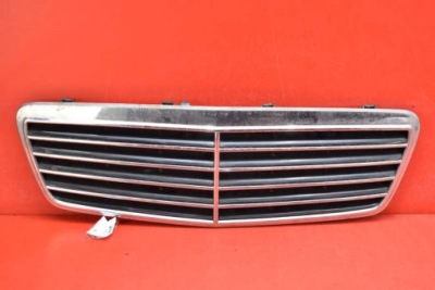 Решітка радіатора решітка радіатора 197 2088800085 mercedes clk w208 lift 99-03 фото №1