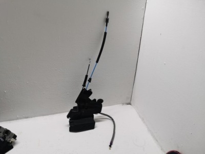 Замок двері правий задня mercedes c-klasa w204 sedan фото №1