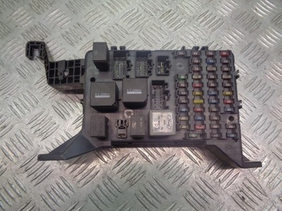 Коробка запобіжників mondeo mk3 2.0 4s7t14a073aa фото №1