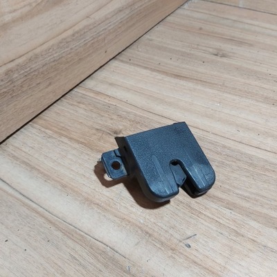 Замок крышки golf iv kombi 1j9827505 фото №1